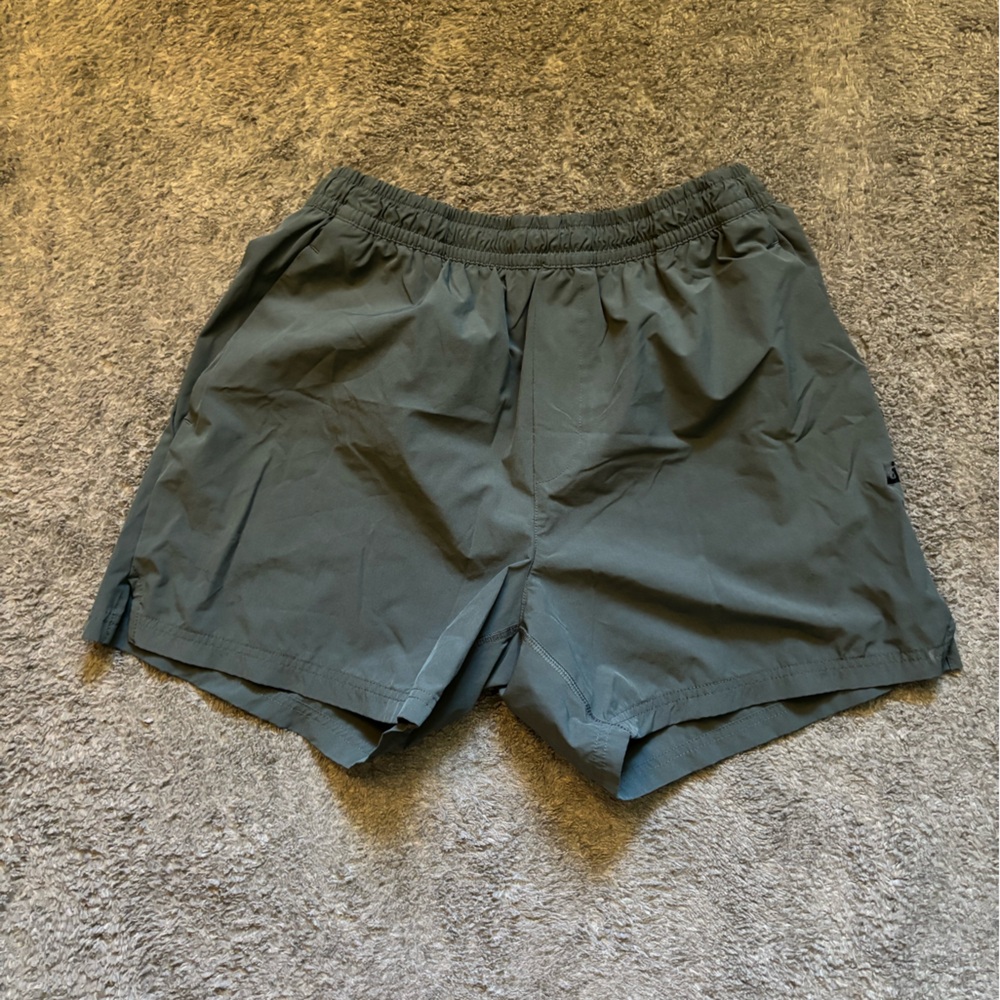 Men's green athletic Shorts